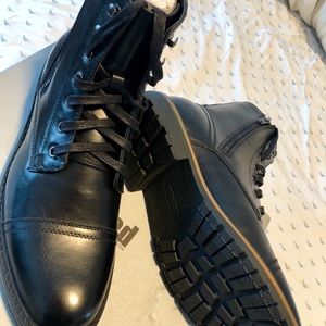 Kenneth Cole Unlisted black leather boots. Sz 10.5